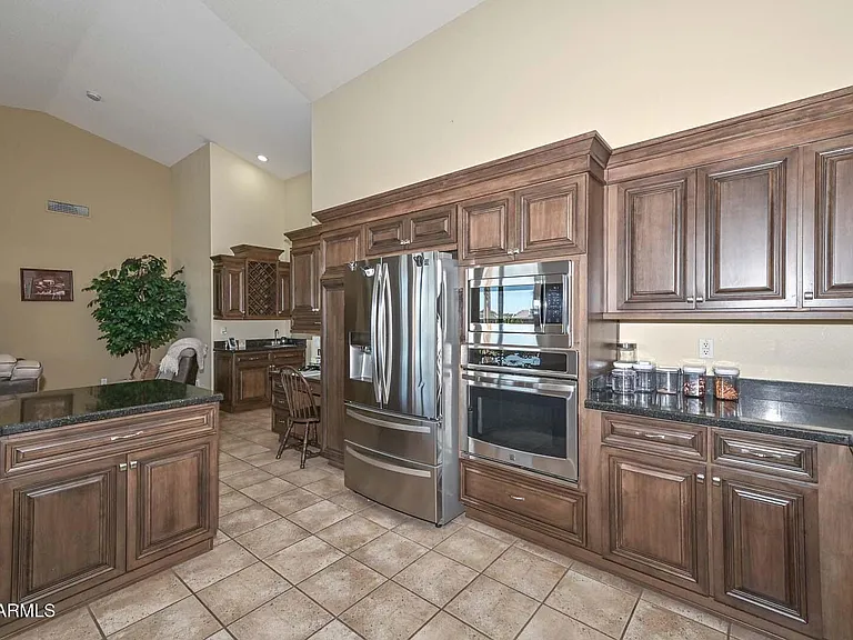 3171 N Palmer Dr — Photo 17