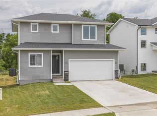 15131 Goldenrod Dr, Urbandale, IA 50323