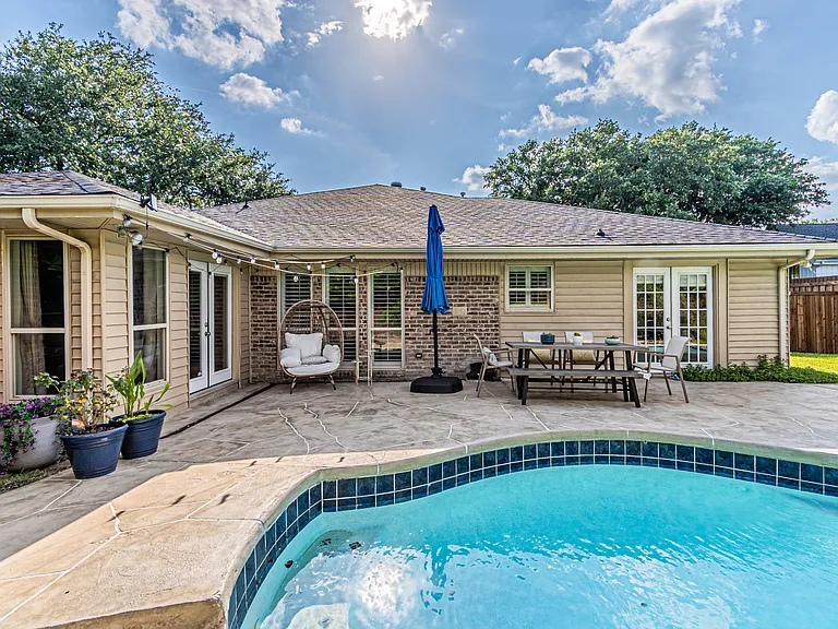 6935 Kingshollow Dr — Photo 39