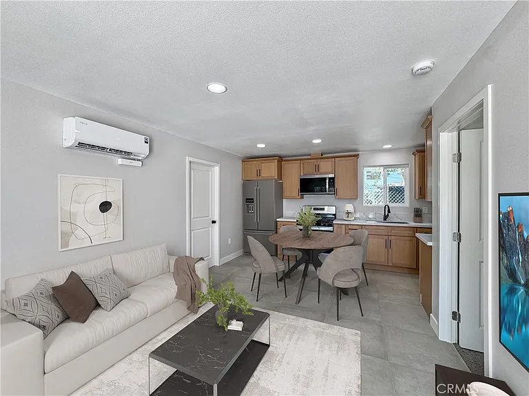 4187 Dwight Ave — Photo 2