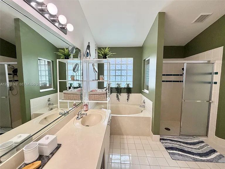 415 NW 165th Ave — Photo 28