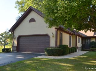 11762 Pebble Beach Dr, Genoa, IL 60135