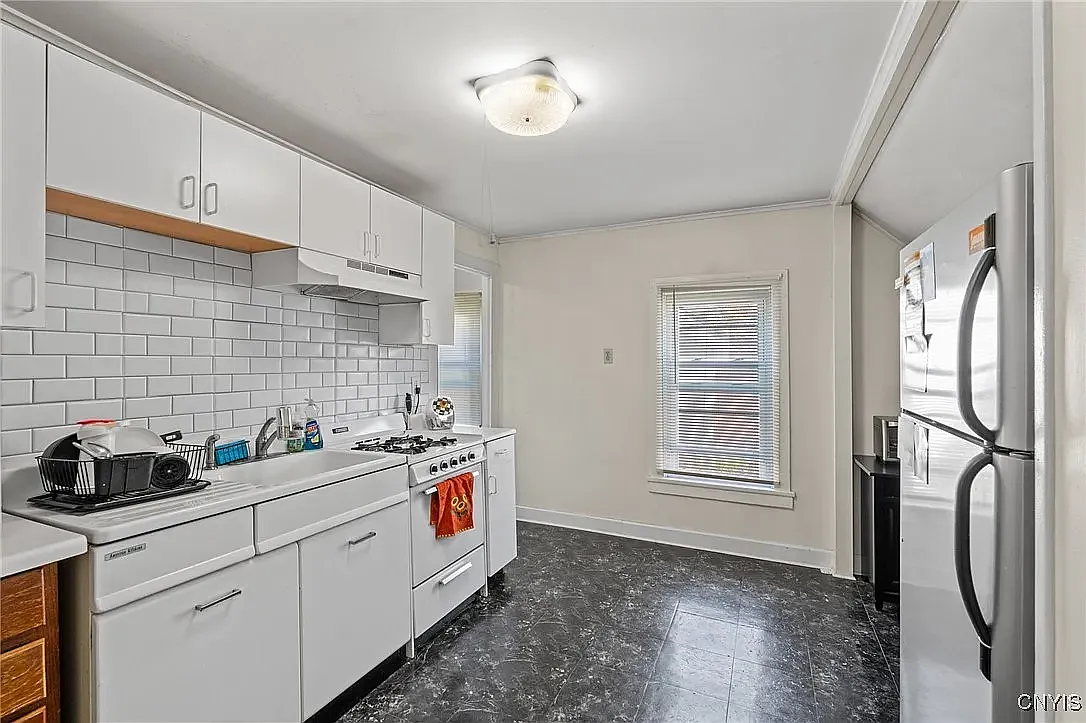 1 bed, 900 sqft, $1,200 — Photo 3