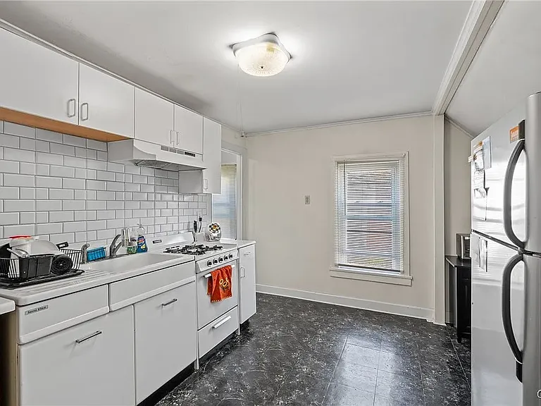 312 Ulster St #2 — Photo 3