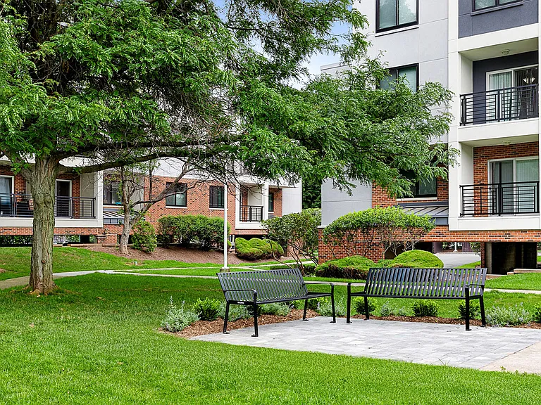 River Club Apartments — Photo 32