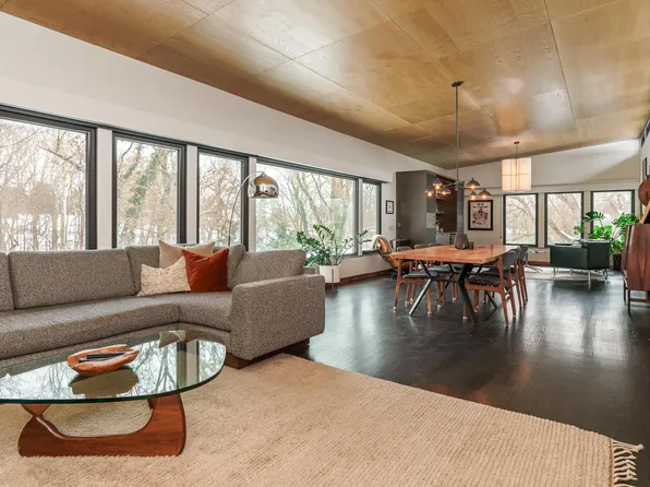 2837 Canterbury Ln, Columbus, OH 43221