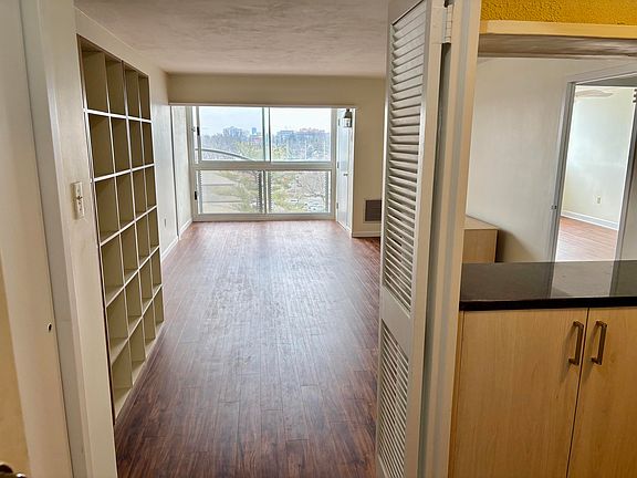 2nd image of 2121 Nicholasville Rd APT 604