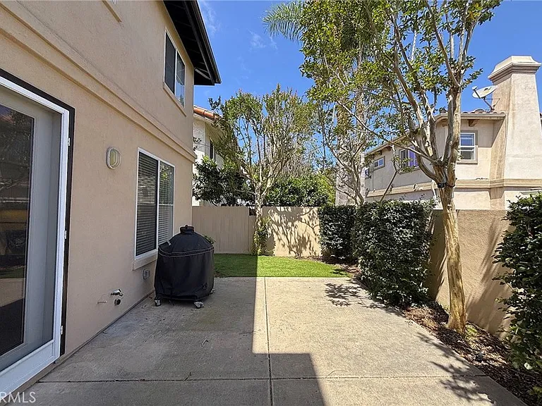 2211 Dufour Ave #B — Photo 29
