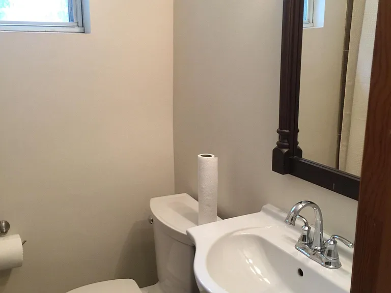 1020 Highland St — Photo 9