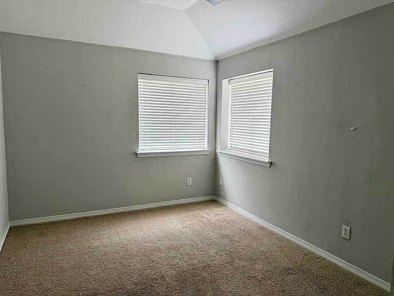 4309 Wingren Dr — Photo 23