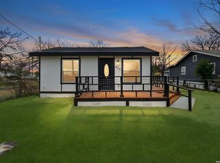 611 N San Ignacio Ave, San Antonio, TX 78228