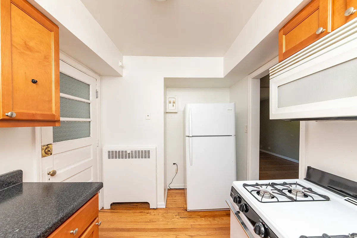 2 bed, 1000 sqft, $1,500 — Photo 4