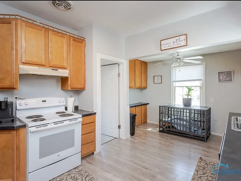 2230 Caledonia St — Photo 6