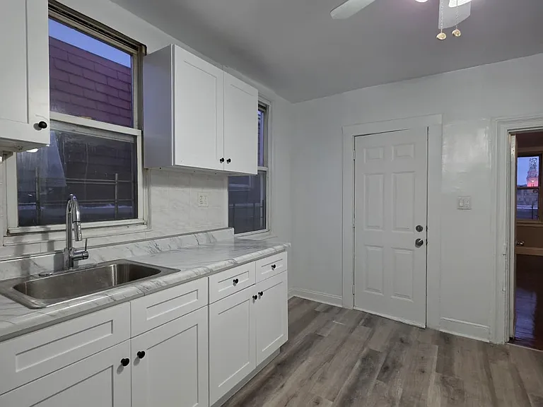 120 Waverly St — Photo 7