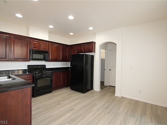 5th image of 584 Bayo Canyon Ct