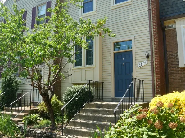 2774 Grovemore Ln, Vienna, VA 22180