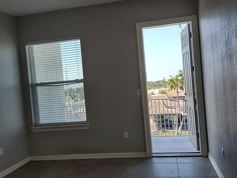 6516 Padre Blvd #2 — Photo 5