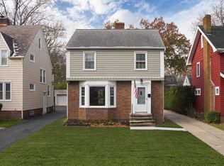 1144 Quilliams Rd, Cleveland Heights, OH 44121