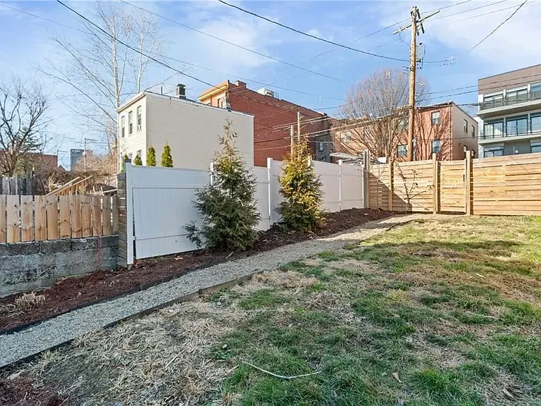 2011 Forbes Ave — Photo 14