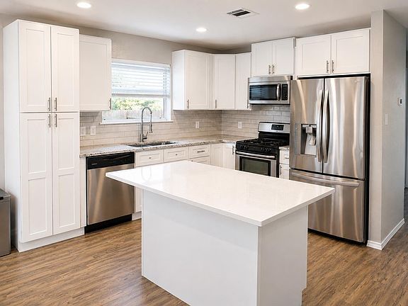 3rd image of 1422 Green Terrace Dr