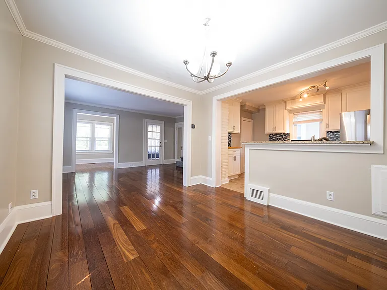 2654 Vincent Ave N — Photo 9