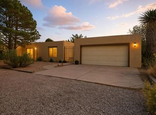 925 Tramway Ln NE, Albuquerque, NM 87122