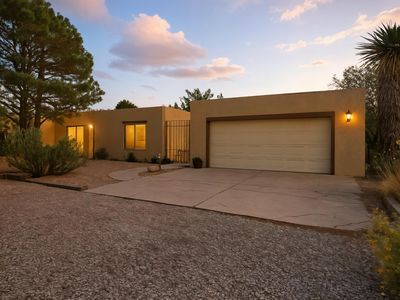 925 Tramway Ln NE, Albuquerque, NM, 87122