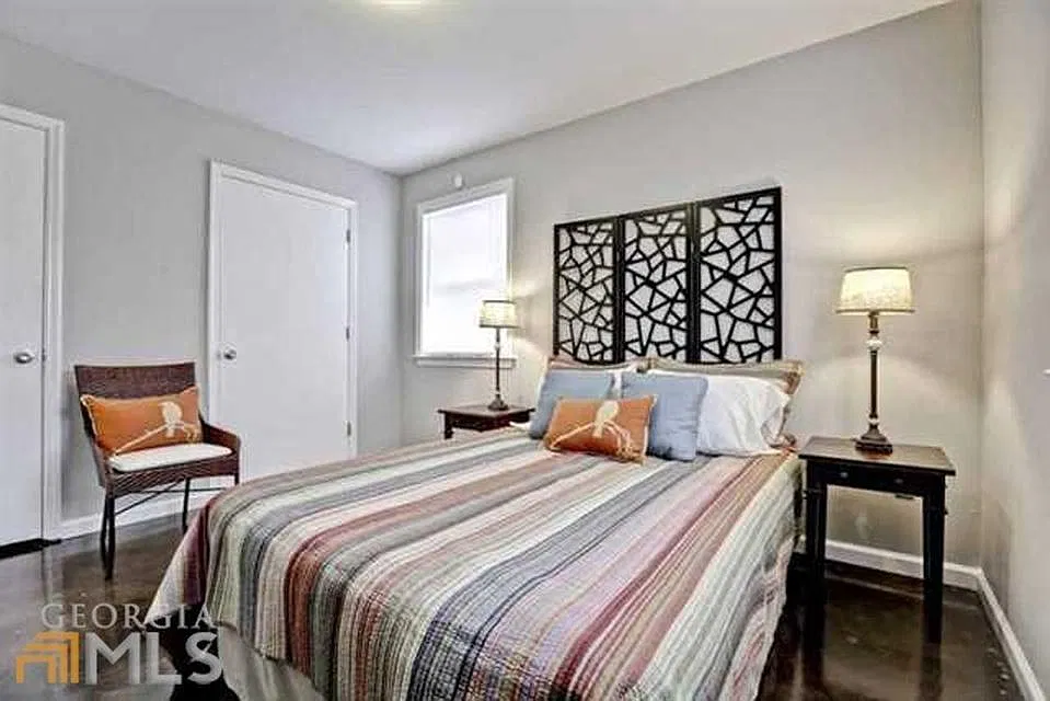 FIRST FLOOR BEDROOM