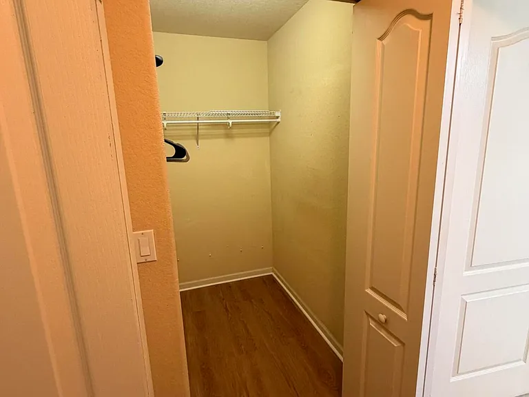 108 Kensington Way — Photo 20