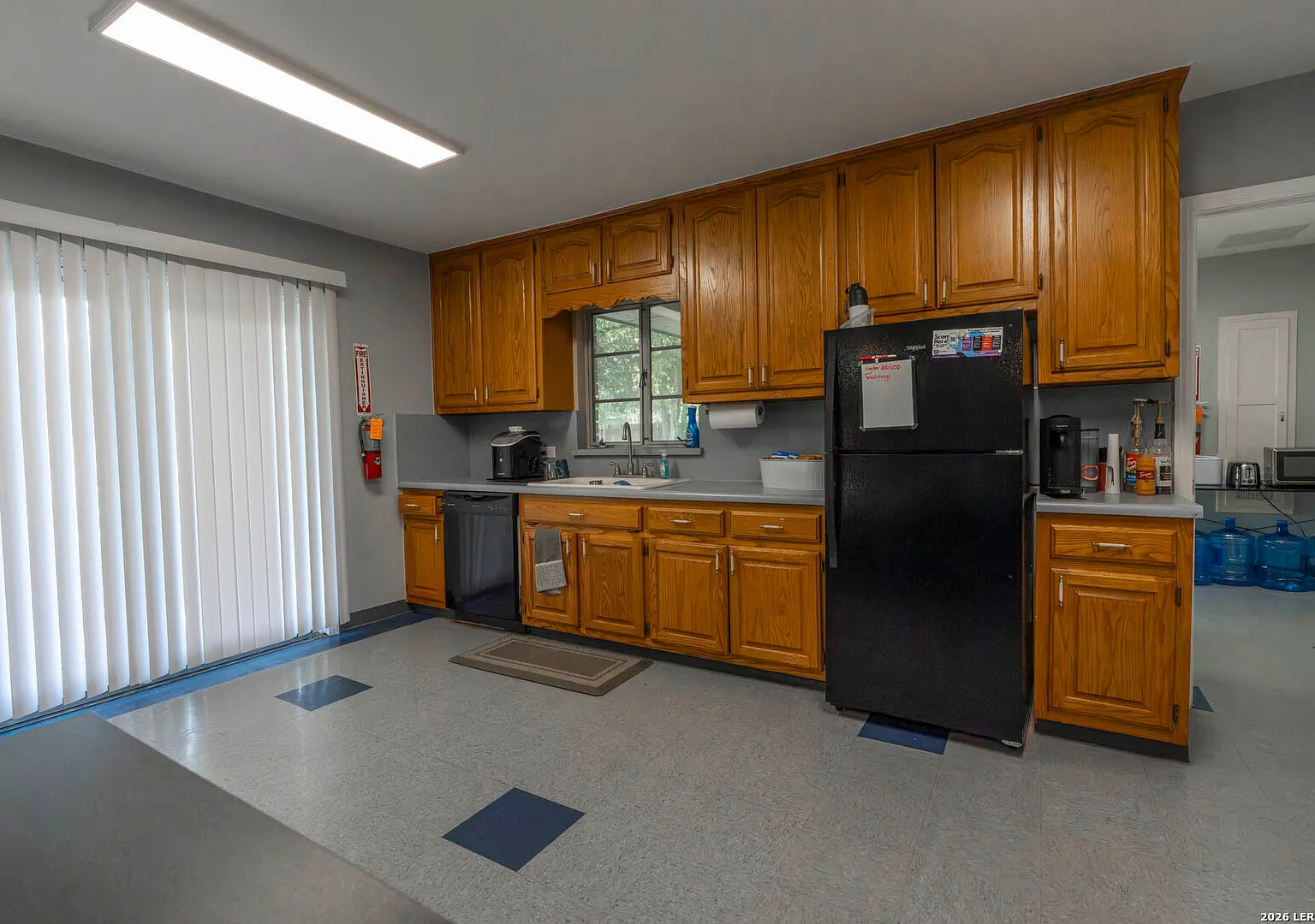 3 bed, 1937 sqft, $4,000 — Photo 2