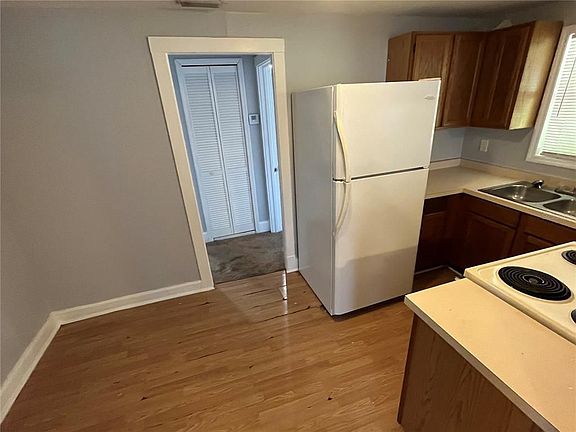 4th image of 313 S Palm Ave