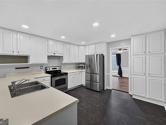 5th image of 840 Eagle View Trl