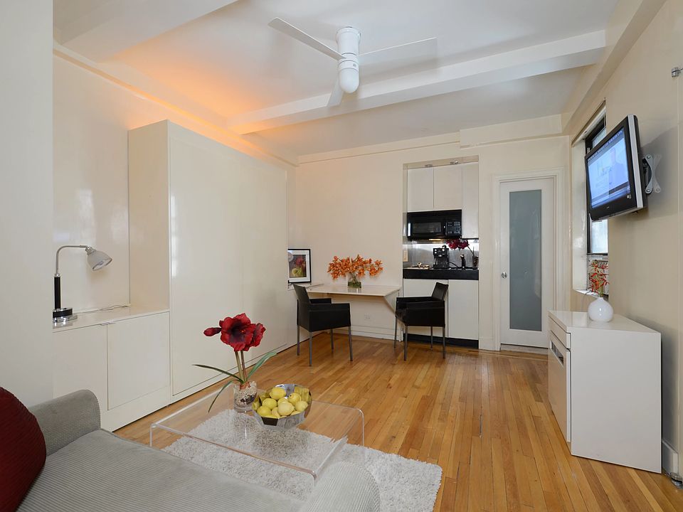 1st image of 20 W 72nd St #302B