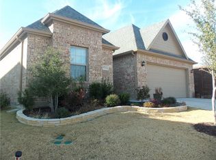 9700 Mullins Crossing Dr, Fort Worth, TX 76126