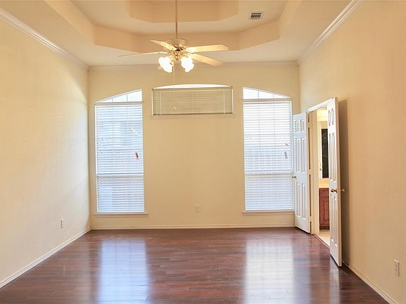 3rd image of 2412 Kittyhawk Dr