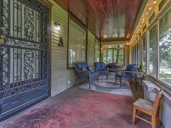 3rd image of 5206 Lincoln Ave