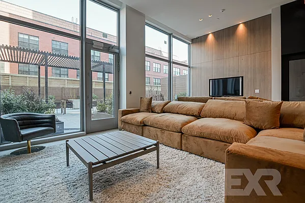 Rented by EXR | media 23