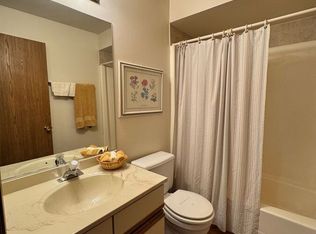 16045 Applewood Ln APT 304, Tinley Park, IL 60487
