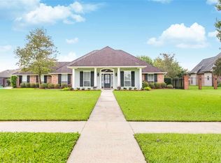 215 Lake Decade Ct, Houma, LA 70360