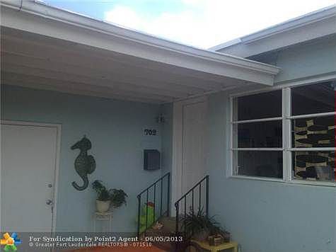 1st image of 702 NE 9th Ave
