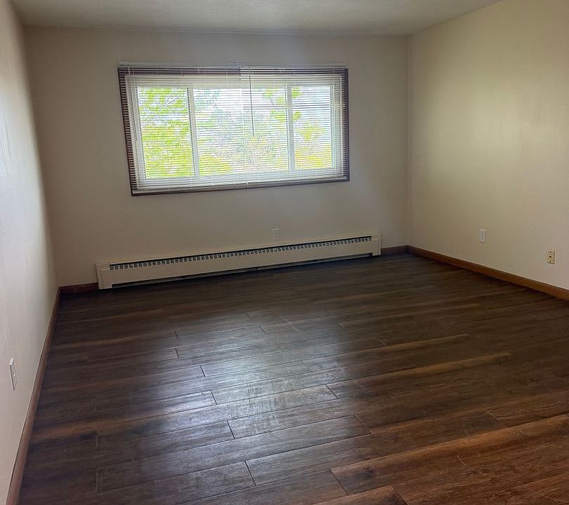 1st image of 4347 University Ave NE