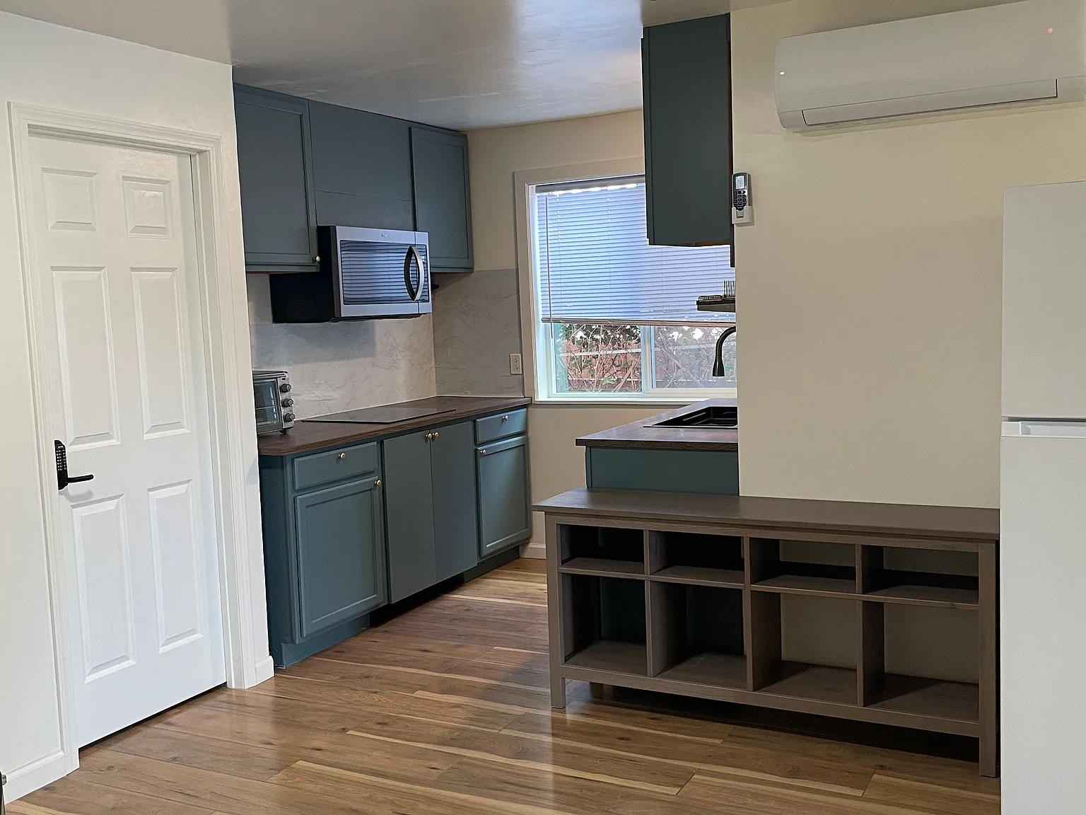 3 bed, $1,100 — Photo 2