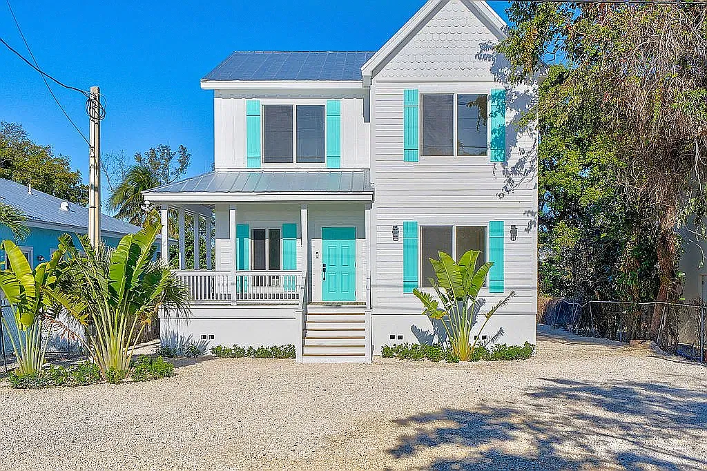 718 Largo Road - 1 — Photo 1