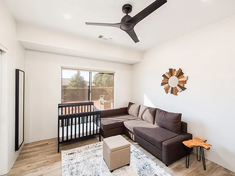 155 Quartz Dr — Photo 11