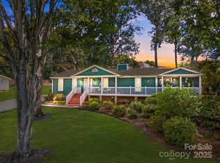 21300 Sandy Cove Rd, Cornelius, NC 28031