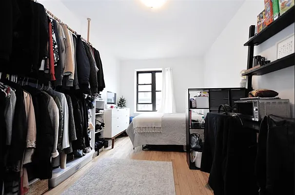 Rented by Buchbinder & Warren | media 16