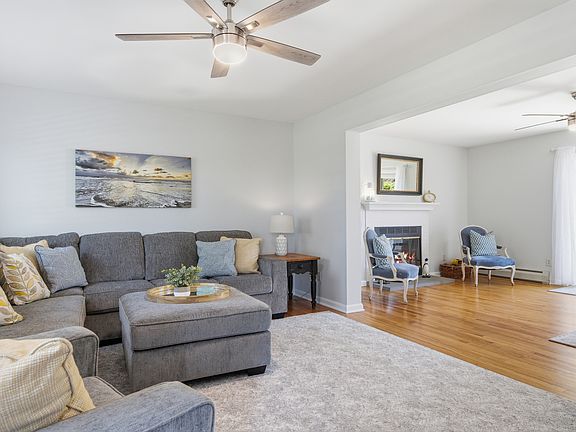 5th image of 59 Peconic Ave