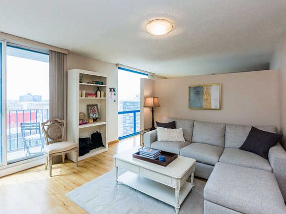 2nd image of 1250 N La Salle Dr APT 1609