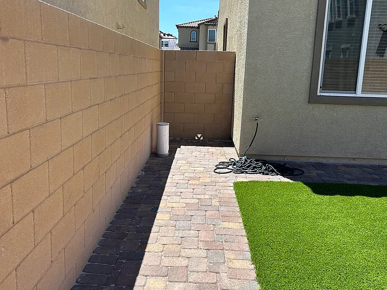 10620 Carnes Ave — Photo 5