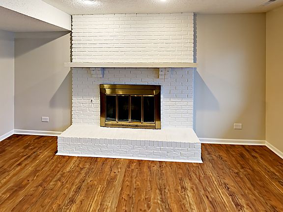 3rd image of 4010 W 190th St